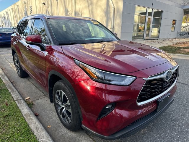 2022 Toyota Highlander Hybrid XLE