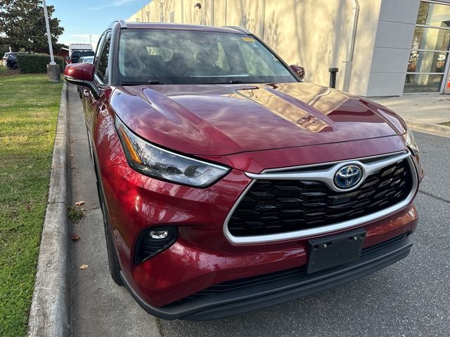 2022 Toyota Highlander Hybrid XLE