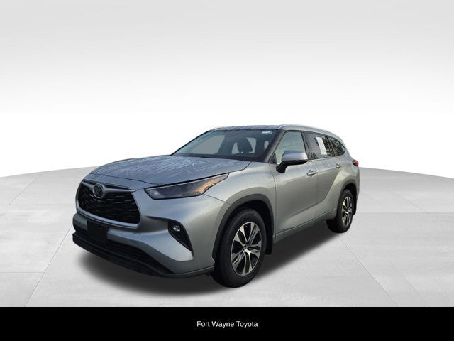 2022 Toyota Highlander Hybrid XLE