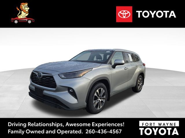 2022 Toyota Highlander Hybrid XLE