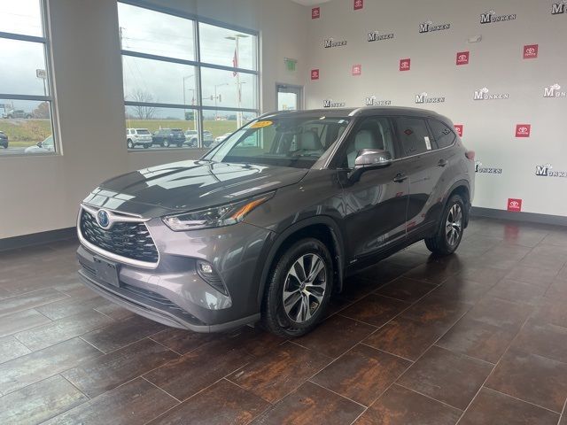 2022 Toyota Highlander Hybrid XLE