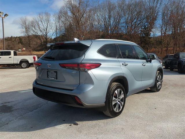 2022 Toyota Highlander Hybrid XLE