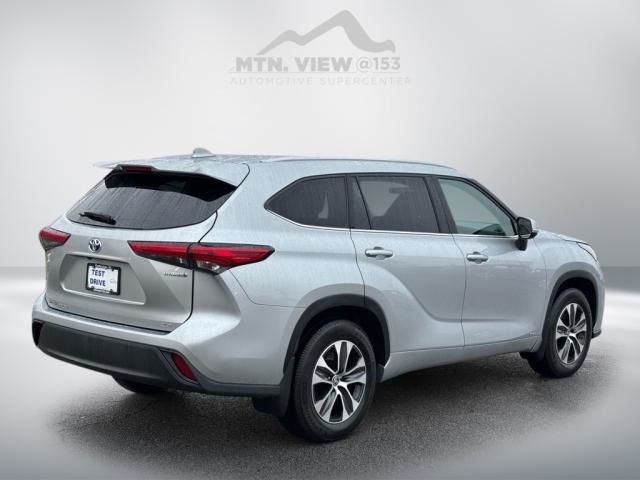 2022 Toyota Highlander Hybrid XLE