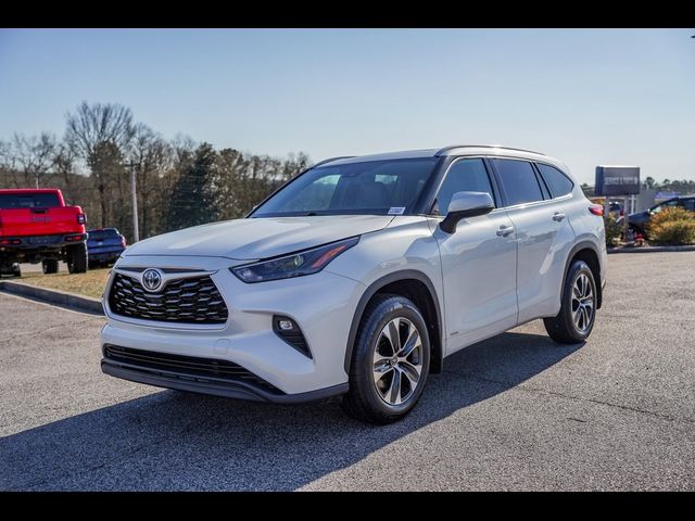 2022 Toyota Highlander Hybrid XLE