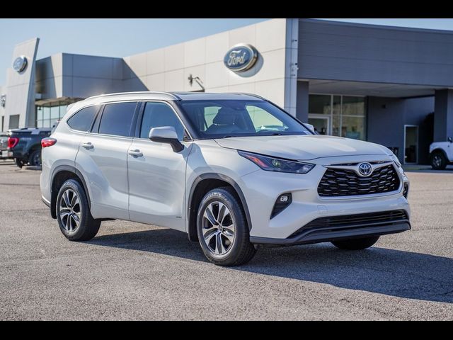 2022 Toyota Highlander Hybrid XLE