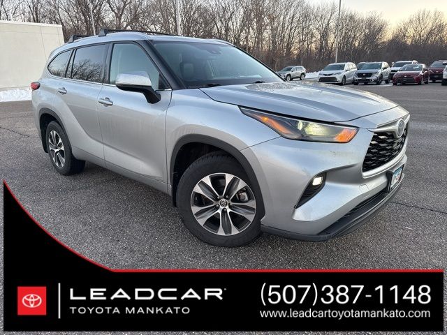 2022 Toyota Highlander Hybrid XLE