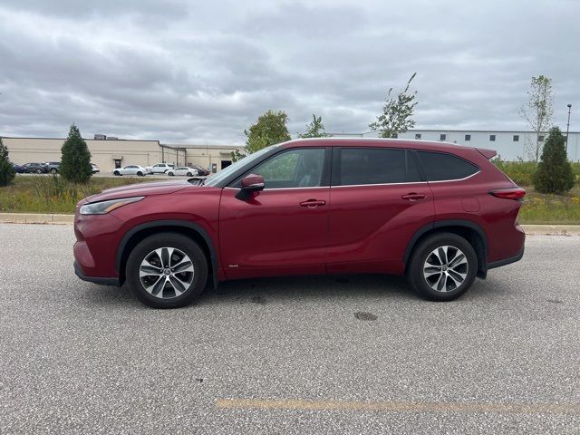 2022 Toyota Highlander Hybrid XLE