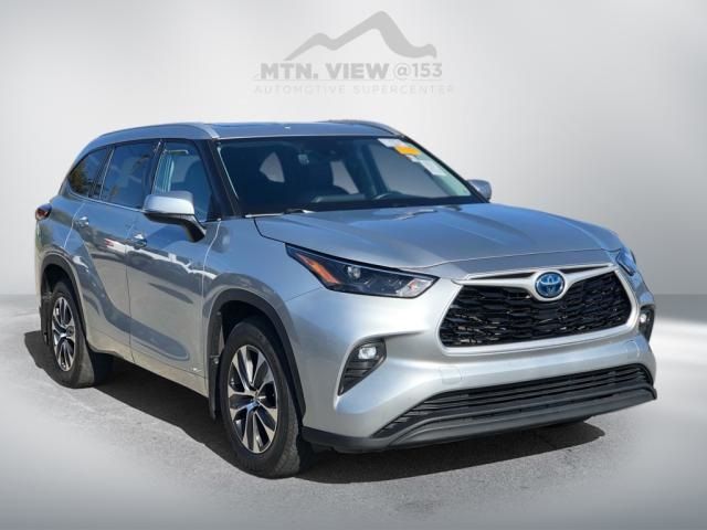 2022 Toyota Highlander Hybrid XLE