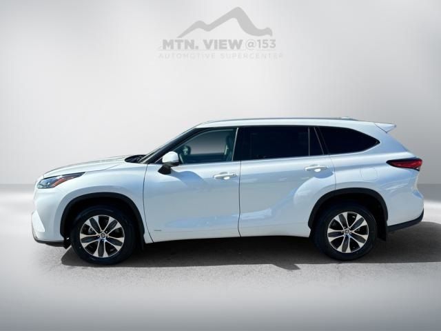 2022 Toyota Highlander Hybrid XLE