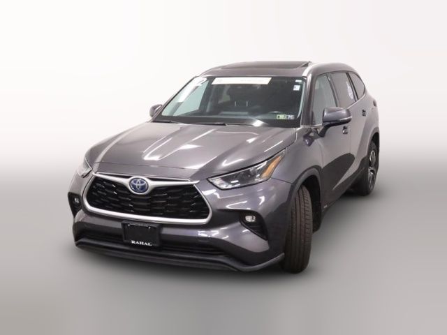 2022 Toyota Highlander Hybrid XLE