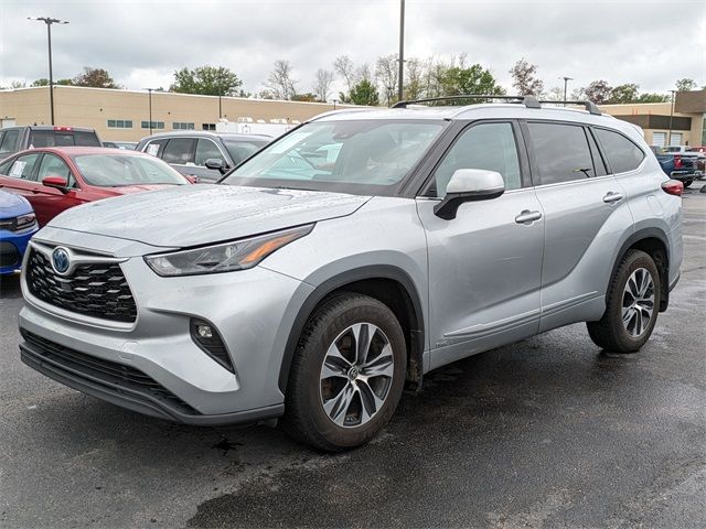 2022 Toyota Highlander Hybrid XLE