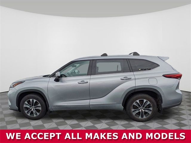 2022 Toyota Highlander Hybrid XLE