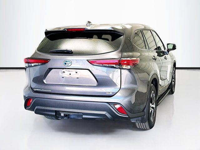 2022 Toyota Highlander Hybrid XLE