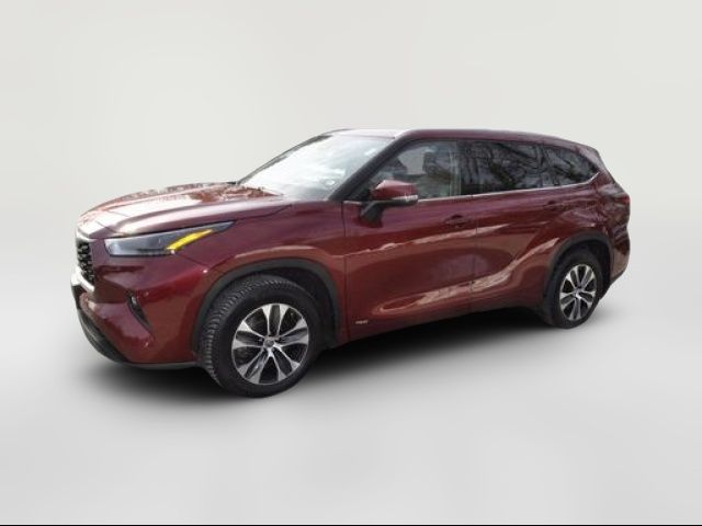 2022 Toyota Highlander Hybrid XLE