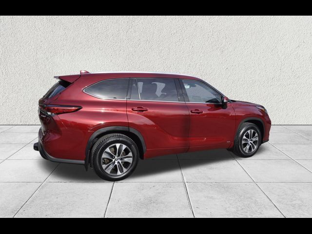 2022 Toyota Highlander Hybrid XLE