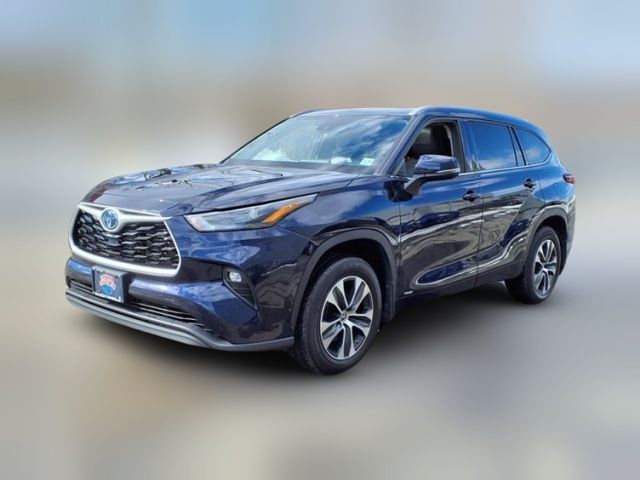 2022 Toyota Highlander Hybrid XLE