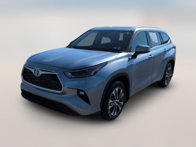 2022 Toyota Highlander Hybrid XLE