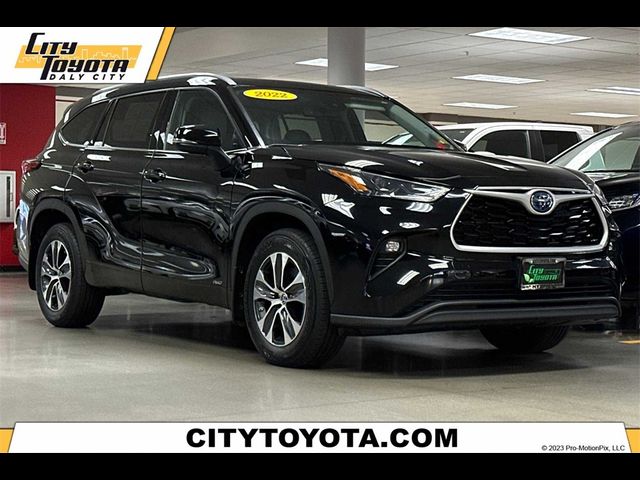 2022 Toyota Highlander Hybrid XLE