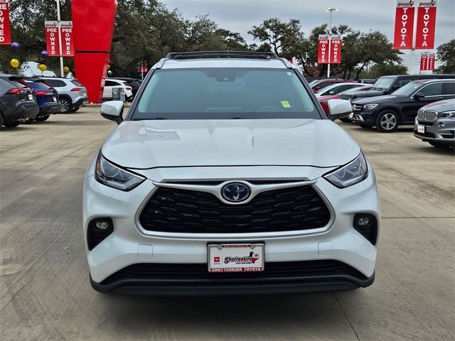 2022 Toyota Highlander Hybrid XLE Bronze