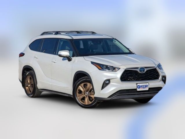 2022 Toyota Highlander Hybrid Bronze Edition