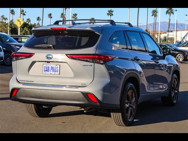 2022 Toyota Highlander Hybrid Bronze Edition