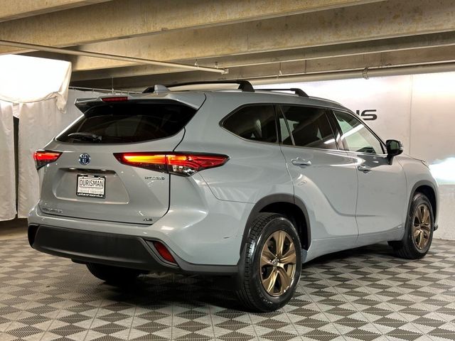 2022 Toyota Highlander Hybrid Bronze Edition