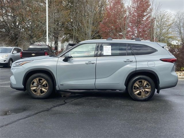 2022 Toyota Highlander Hybrid Bronze Edition