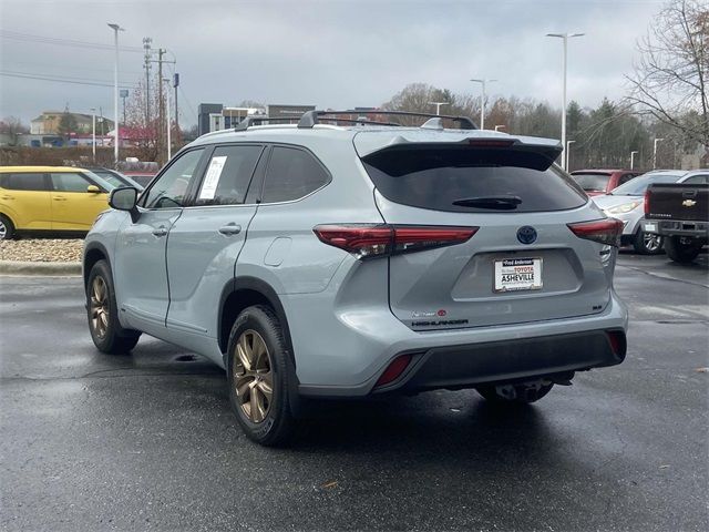 2022 Toyota Highlander Hybrid Bronze Edition