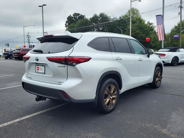 2022 Toyota Highlander Hybrid Bronze Edition