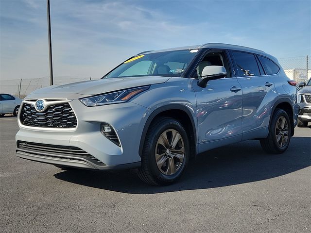 2022 Toyota Highlander Hybrid Bronze Edition