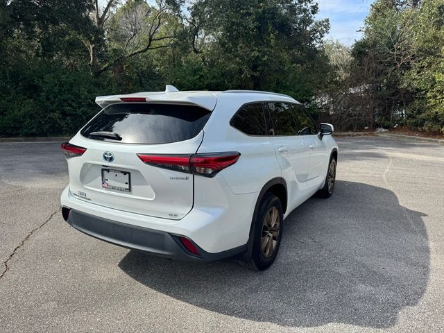 2022 Toyota Highlander Hybrid XLE Bronze