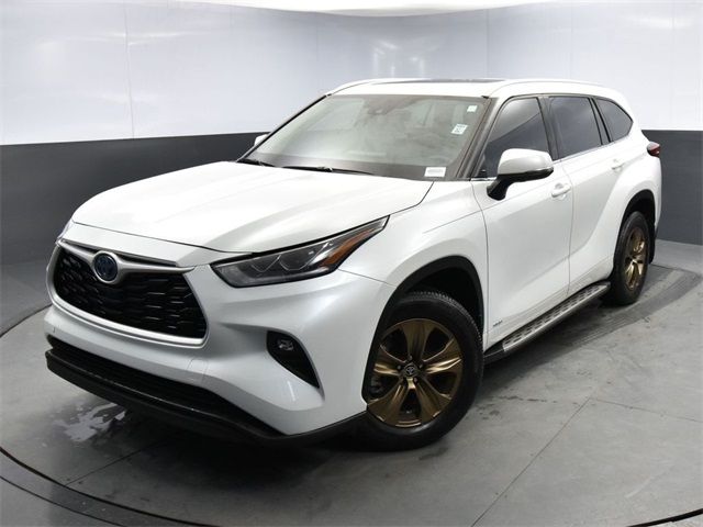 Used 2022 Toyota Highlander for Sale in Shoreline, WA | Capital One ...