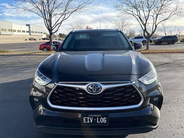 2022 Toyota Highlander Hybrid Bronze Edition