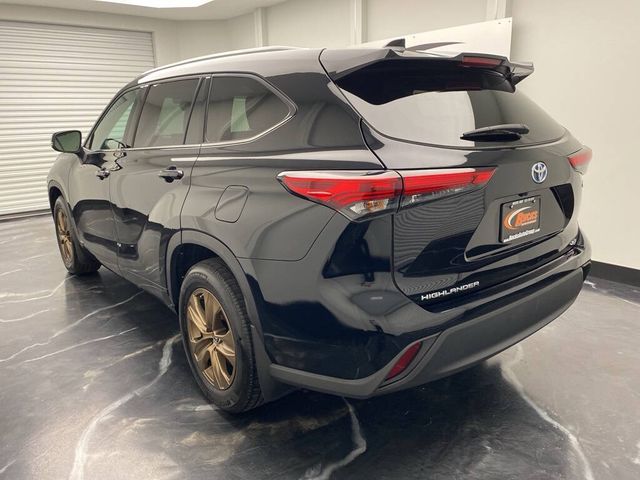 2022 Toyota Highlander Hybrid Bronze Edition