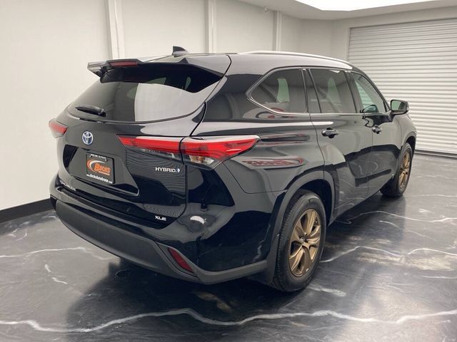 2022 Toyota Highlander Hybrid Bronze Edition