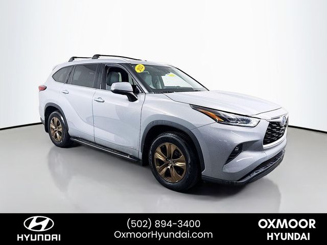 2022 Toyota Highlander Hybrid Bronze Edition