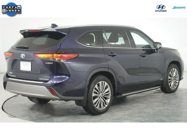 2022 Toyota Highlander Hybrid Platinum