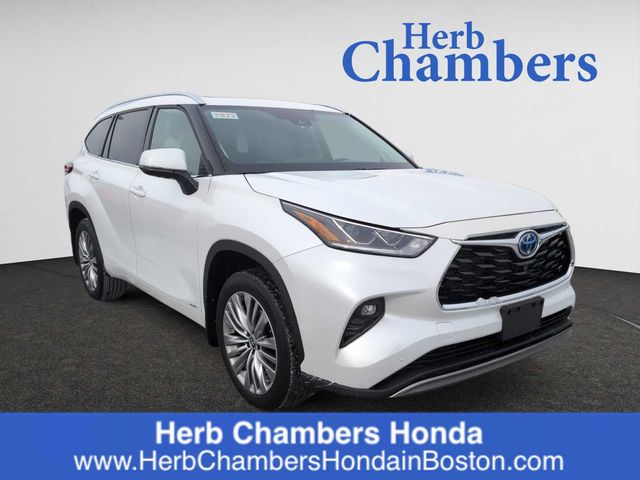 2022 Toyota Highlander Hybrid Platinum