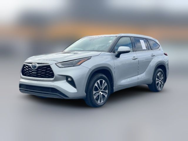 2022 Toyota Highlander Hybrid XLE