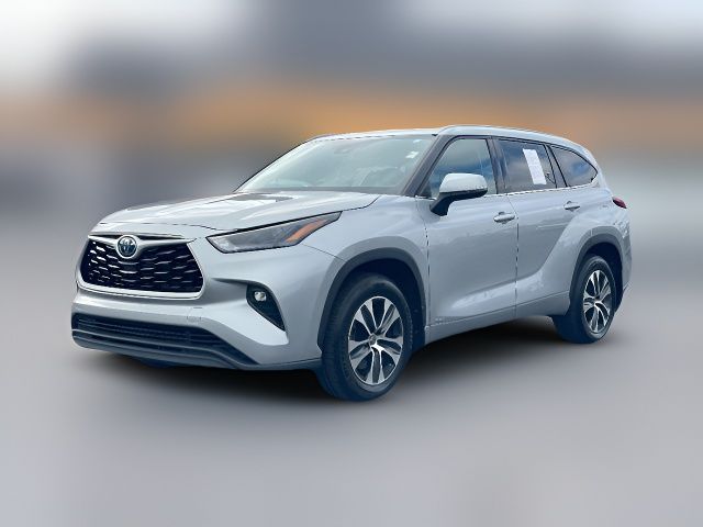 2022 Toyota Highlander Hybrid XLE