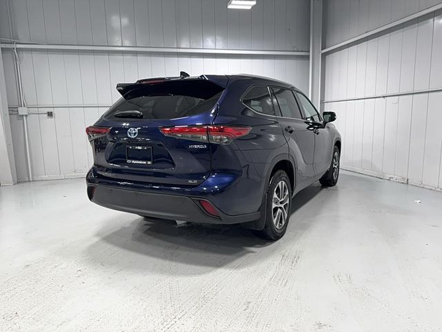 2022 Toyota Highlander Hybrid XLE