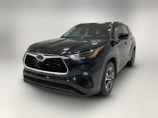 2022 Toyota Highlander Hybrid XLE