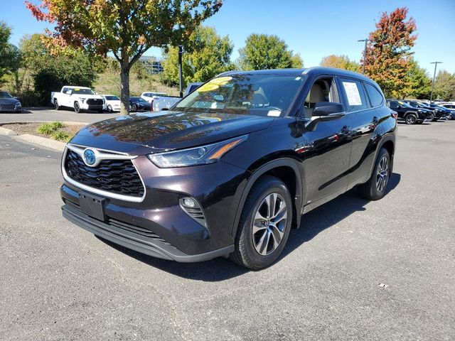 2022 Toyota Highlander Hybrid XLE