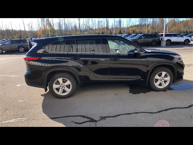 2022 Toyota Highlander Hybrid LE