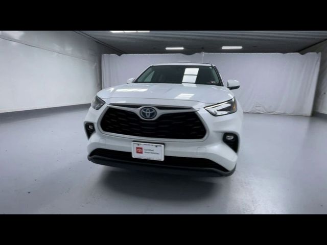 2022 Toyota Highlander Hybrid LE