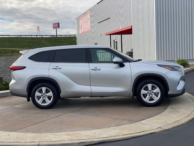 2022 Toyota Highlander Hybrid LE