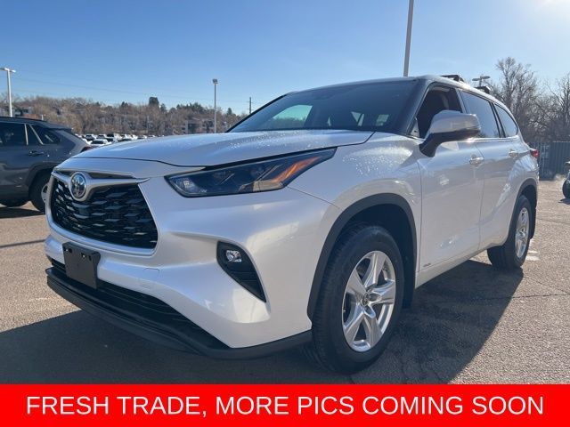 2022 Toyota Highlander Hybrid LE