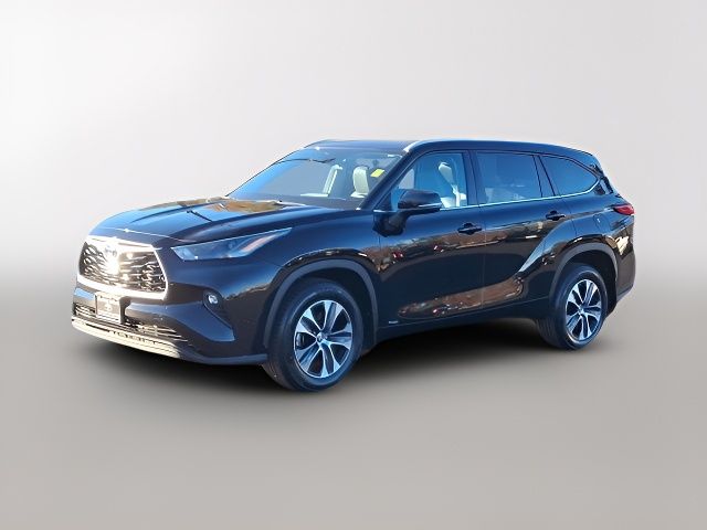 2022 Toyota Highlander Hybrid XLE