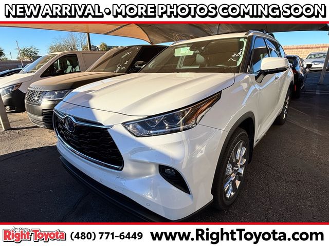 2022 Toyota Highlander Hybrid Limited