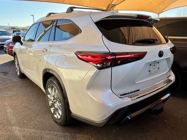 2022 Toyota Highlander Hybrid Limited